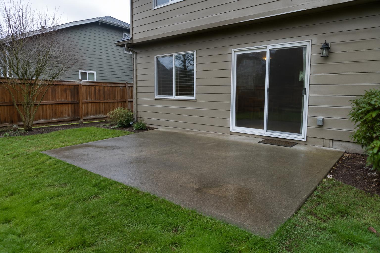 Backyard patio before a patio cover
